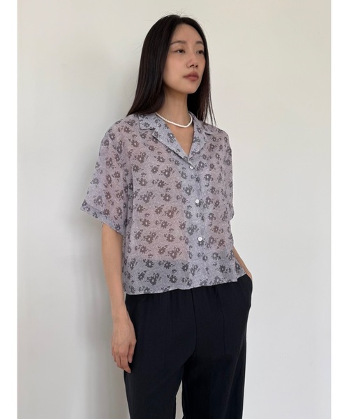 Didot.showroom（ディドット ショールーム）の「【DIDOT.】オープンカラーシフォンフラワーブラウス（シャツ/ブラウス・レディース・パープル/チャコール/グレー・FREE）」の4枚目の写真