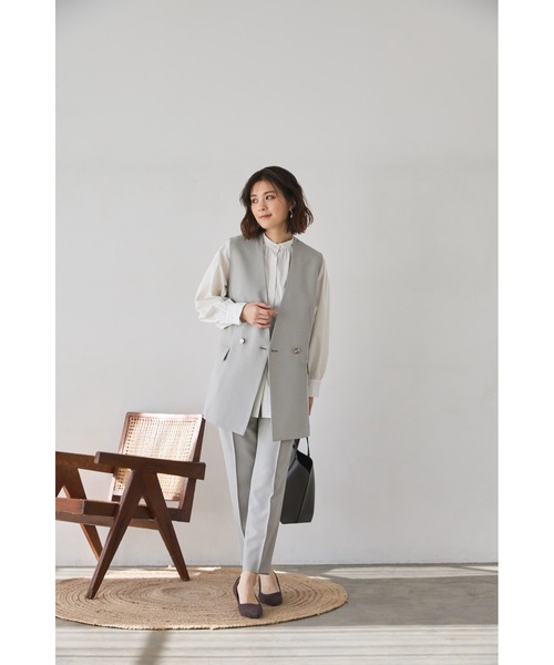 SUIT SQUARE（スーツスクエア）の「ダブルブレストジレ Vカラー ウォッシャブル 2WAYストレッチ ドライトロピカル 無地（スーツベスト・レディース・ブラック系/グレー系・38(9号)）」の17枚目の写真