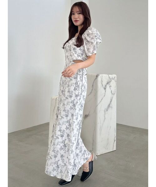 ウエストカットアウトパイピングワンピース