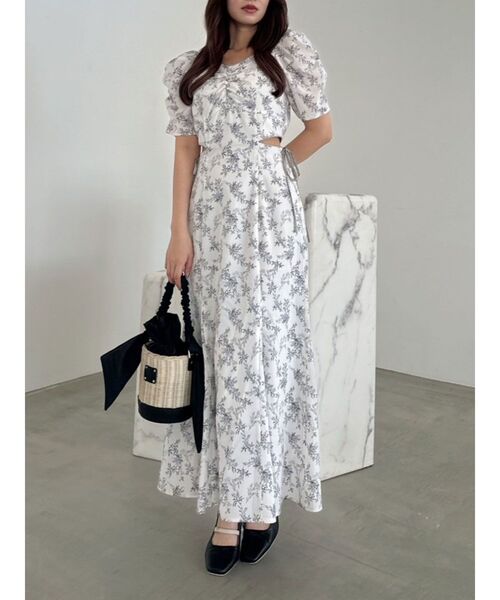 ウエストカットアウトパイピングワンピース