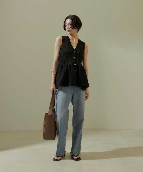 SALON adam et rope'（サロン アダム エ ロペ）の「【WEB限定】リブフレアーペプラムプルオーバー 2［2WAY・追加］（ニット/セーター・レディース・キャメル/ブラック/チャコールグレー・FREE）」の4枚目の写真