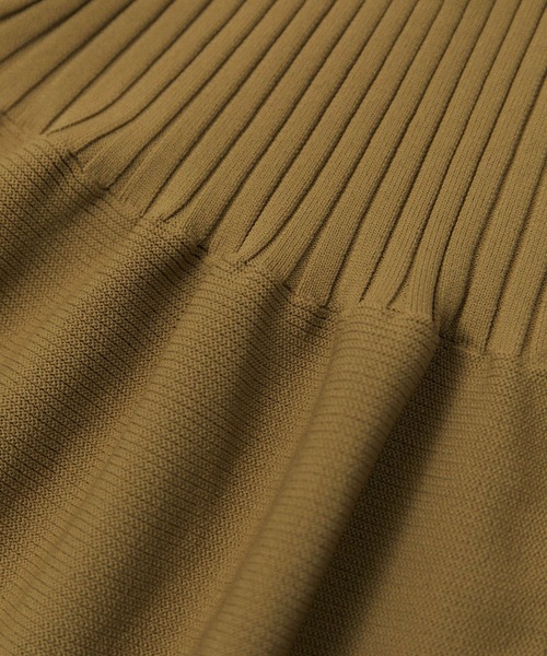 SALON adam et rope'（サロン アダム エ ロペ）の「【WEB限定】リブフレアーペプラムプルオーバー 2［2WAY・追加］（ニット/セーター・レディース・キャメル/ブラック/チャコールグレー・FREE）」の17枚目の写真