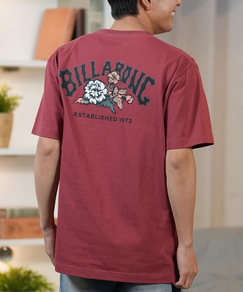 BILLABONG(ビラボン)の「BILLABONG/ビラボン 半袖Tシャツ バックプリント レギュラーフィット THEME ARCH BF011-202(Tシャツ/カットソー・メンズ・ホワイト/レンガ/ブラック・M/L/XL)」の1枚目の写真