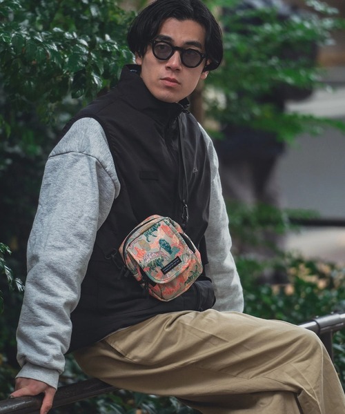 go slow caravan(ゴースローキャラバン)の「KiU/キウ 600D FLUP POCKET SHOULDER BAG(ショルダーバッグ・レディース・その他5/その他2/ブラック/ダークグリーン・FREE)」の16枚目の写真