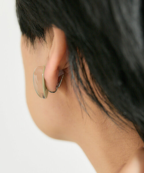 ear PAPILLONNER（イアパピヨネ）の「《WEB＆一部店舗限定》ぷっくりクリアハートイヤリング（イヤリング・レディース・ホワイト/モスグリーン・FREE）」の10枚目の写真