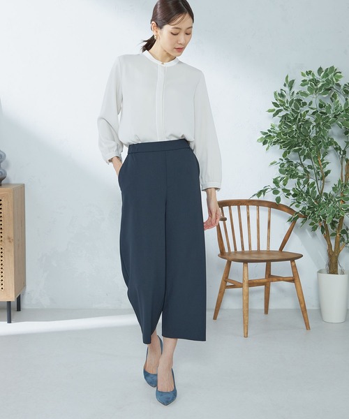 GALLORIA(ギャローリア)の「オフィススタイルにおすすめ 配色バンドシャツ(シャツ/ブラウス・レディース・グレイッシュベージュ/ホワイト/ライトグレー・LL/S/M/L)」の15枚目の写真