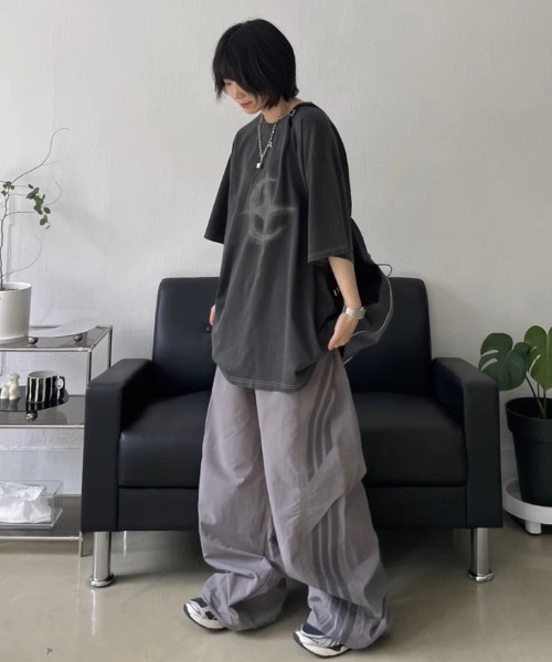 ARULE(アルール)の「A'GEM/9 × .kom 『ARULE/アルール』ピグメントスタームーンTシャツ(Tシャツ/カットソー・メンズ・チャコールグレー/グレー・FREE)」の6枚目の写真