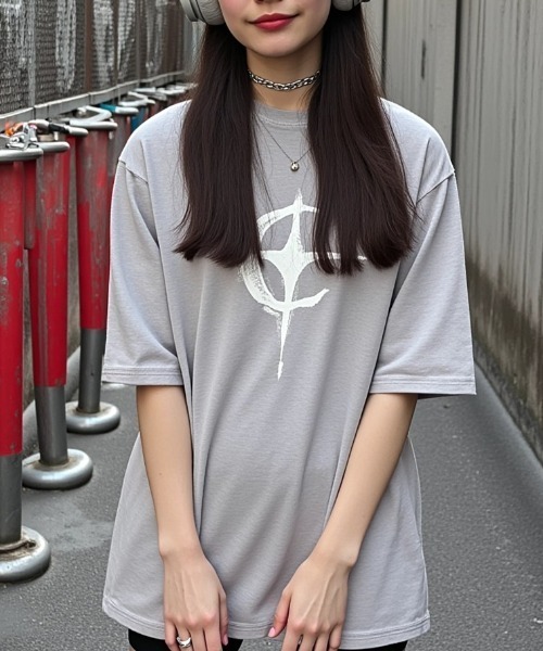 ARULE(アルール)の「A'GEM/9 × .kom 『ARULE/アルール』ピグメントスタームーンTシャツ(Tシャツ/カットソー・メンズ・チャコールグレー/グレー・FREE)」の3枚目の写真
