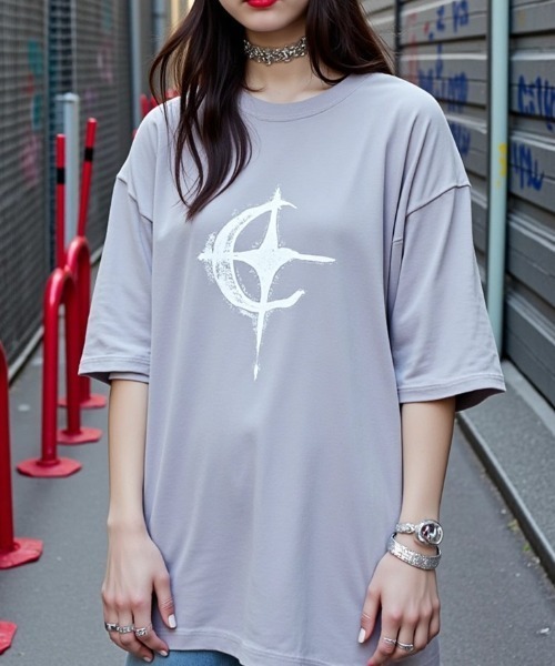 ARULE(アルール)の「A'GEM/9 × .kom 『ARULE/アルール』ピグメントスタームーンTシャツ(Tシャツ/カットソー・メンズ・チャコールグレー/グレー・FREE)」の4枚目の写真