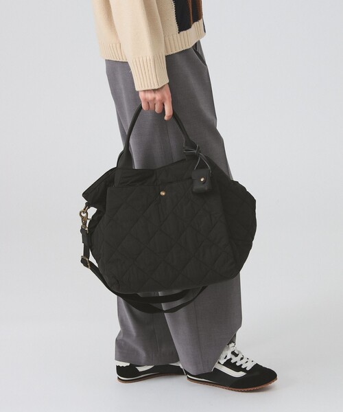 toleur(トーラ)の「【別注】toleur / ナイロン キルト バッグ(ショルダーバッグ・レディース・ナチュラル/ブラック・ONE SIZE)」の4枚目の写真