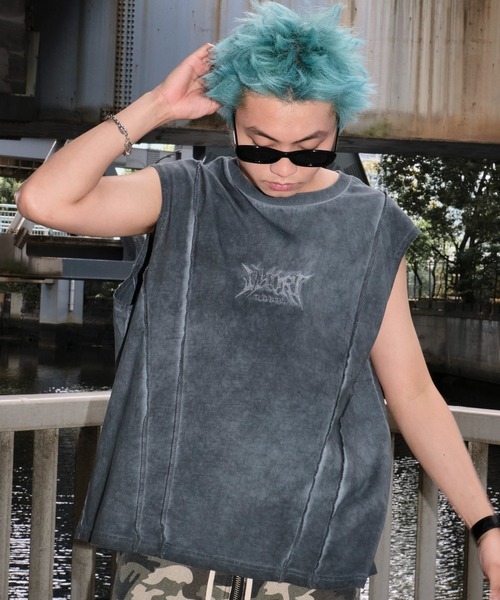 SHORT ROUND（ショートラウンド）の「SHORT ROUND/コールドダイスウィッチングロゴノースリーブ（Tシャツ/カットソー・メンズ・スミクロ/グレー・MEDIUM/LARGE）」の2枚目の写真