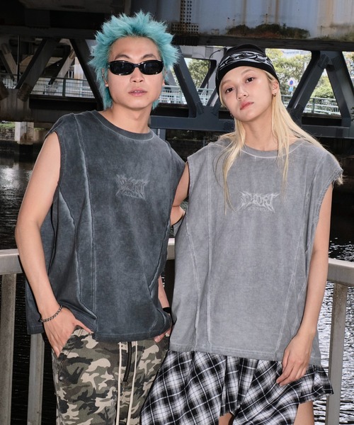 SHORT ROUND（ショートラウンド）の「SHORT ROUND/コールドダイスウィッチングロゴノースリーブ（Tシャツ/カットソー・メンズ・スミクロ/グレー・MEDIUM/LARGE）」の3枚目の写真