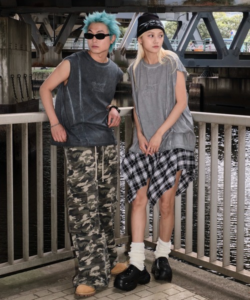 SHORT ROUND（ショートラウンド）の「SHORT ROUND/コールドダイスウィッチングロゴノースリーブ（Tシャツ/カットソー・メンズ・スミクロ/グレー・MEDIUM/LARGE）」の4枚目の写真