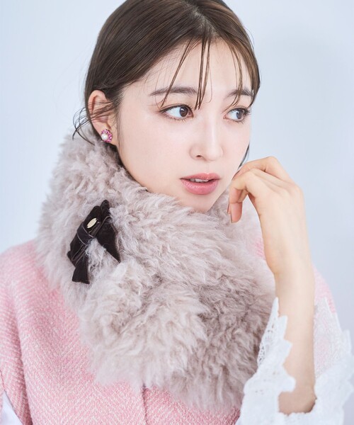 TOCCA（トッカ）の「VELVET RIBBON FURTIPPET ティペット（マフラー・レディース・ベージュ系/ブルー系・F）」の2枚目の写真