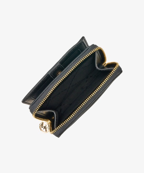 MICHAEL KORS(マイケルコース)の「JET SET TRAVEL ビルフォールド ジップアラウンド チャーム ウォレット ミディアム(財布・レディース・ブラック・FREE)」の6枚目の写真
