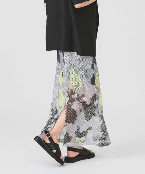 Ray BEAMS(レイビームス)の「プリント メッシュ タイト スカート(スカート・レディース・シルバー/ライトブルー・ONE SIZE)」の4枚目の写真