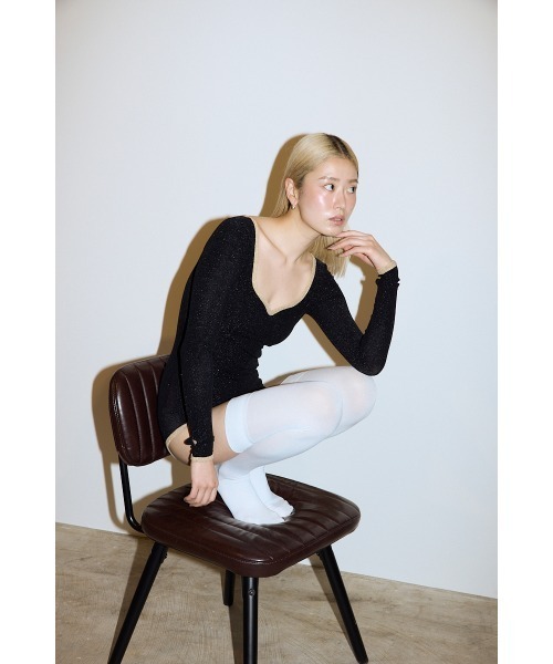 DLESS(ドレス)の「Sweetheartneck bodysuits/ハートネックロングスリーブボディスーツ(Tシャツ/カットソー・レディース・ブラック×ゴールド/ゴールド系その他・X-SMALL)」の7枚目の写真