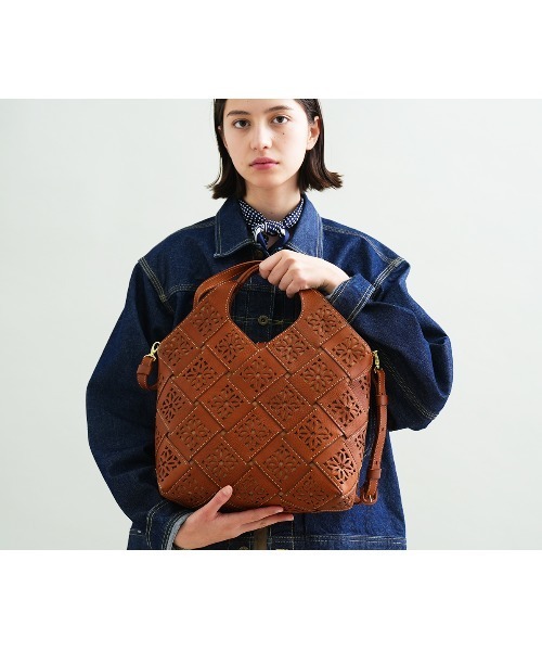 genten(ゲンテン)の「サステナブルカットワーク 2wayバッグ(ハンドバッグ・レディース・ダークブラウン/ブラウン/ブラック・FREE)」の1枚目の写真