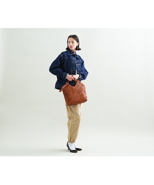 genten(ゲンテン)の「サステナブルカットワーク 2wayバッグ(ハンドバッグ・レディース・ダークブラウン/ブラウン/ブラック・FREE)」の13枚目の写真
