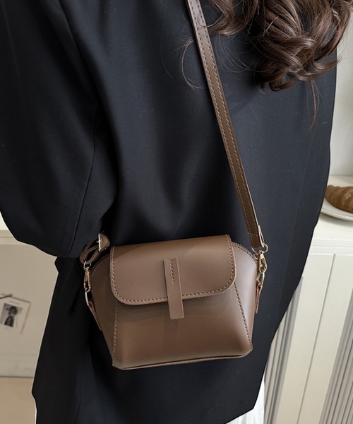 VIBGYOR(ヴィブジョー)の「urbanfemine./シンプルショルダーバッグ U7511(ショルダーバッグ・レディース・ブラック/グリーン/ダークブラウン/ホワイト・FREE)」の14枚目の写真