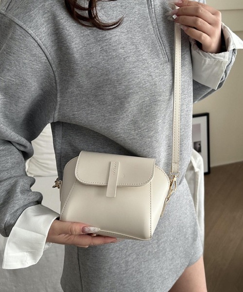 VIBGYOR(ヴィブジョー)の「urbanfemine./シンプルショルダーバッグ U7511(ショルダーバッグ・レディース・ブラック/グリーン/ダークブラウン/ホワイト・FREE)」の12枚目の写真