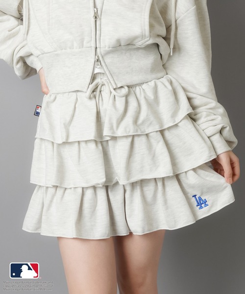 MLB(メジャーリーグベースボール)の「【MLB/メジャーリーグベースボール】ミニ裏毛ティアードミニスカート /セットアップ対応(スカート・レディース・ネイビー/杢グレー/オフホワイト/ブラック/オートミール・ONESIZE)」の4枚目の写真