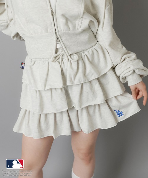 MLB(メジャーリーグベースボール)の「【MLB/メジャーリーグベースボール】ミニ裏毛ティアードミニスカート /セットアップ対応(スカート・レディース・ネイビー/杢グレー/オフホワイト/ブラック/オートミール・ONESIZE)」の7枚目の写真