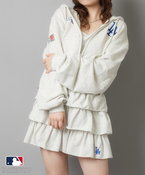MLB(メジャーリーグベースボール)の「【MLB/メジャーリーグベースボール】ミニ裏毛ティアードミニスカート /セットアップ対応(スカート・レディース・ネイビー/杢グレー/オフホワイト/ブラック/オートミール・ONESIZE)」の11枚目の写真