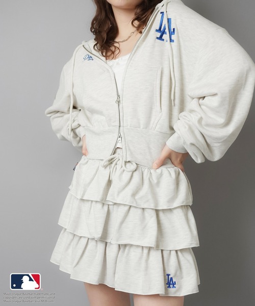 MLB(メジャーリーグベースボール)の「【MLB/メジャーリーグベースボール】ミニ裏毛ティアードミニスカート /セットアップ対応(スカート・レディース・ネイビー/杢グレー/オフホワイト/ブラック/オートミール・ONESIZE)」の10枚目の写真