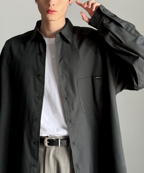 Classical Origin(クラシカルオリジン)の「【Classical Origin】ゆとりを着る。ネーム付き胸ポケットビッグシャツ(長袖)/Brand name & chest pocket long sleeved big shirt(シャツ/ブラウス・メンズ・チャコール/ブラック系1/オフホワイト/グレー系/ブルー/ブラック系2・X-LARGE/MEDIUM/LARGE)」の4枚目の写真