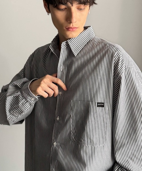 Classical Origin(クラシカルオリジン)の「【Classical Origin】ゆとりを着る。ネーム付き胸ポケットビッグシャツ(長袖)/Brand name & chest pocket long sleeved big shirt(シャツ/ブラウス・メンズ・チャコール/ブラック系1/オフホワイト/グレー系/ブルー/ブラック系2・X-LARGE/MEDIUM/LARGE)」の9枚目の写真