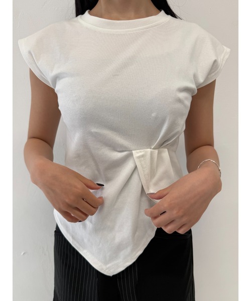 Geeong（ジーオン）の「【ZOZO限定】アシンメトリーシャーリングトップス（Tシャツ/カットソー・レディース・ライトブルー/ブラック/ホワイト・FREE）」の4枚目の写真