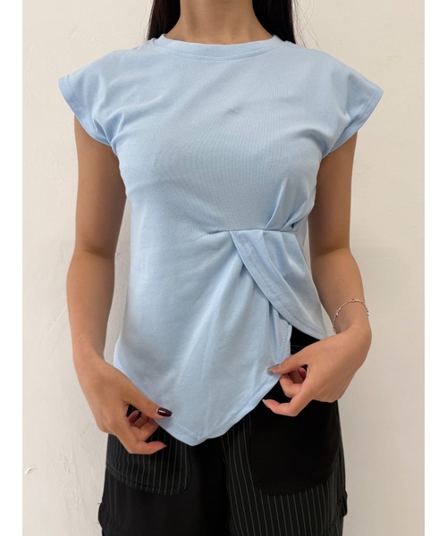 Geeong（ジーオン）の「【ZOZO限定】アシンメトリーシャーリングトップス（Tシャツ/カットソー・レディース・ライトブルー/ブラック/ホワイト・FREE）」の11枚目の写真