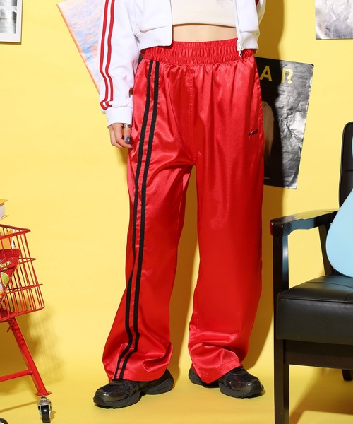 NERDY(ノルディ)の「グロッシートラックパンツ(スウェットパンツ・レディース・レッド/シルバー/ブラック・M/SS/L/S)」の12枚目の写真