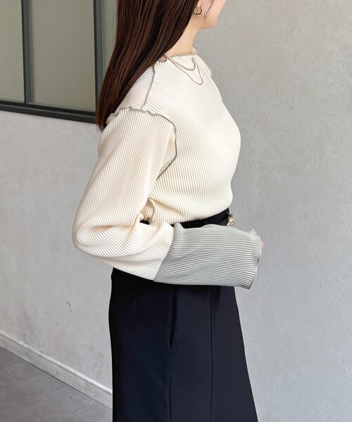 Thevon(ゼボン)の「袖先配色プリーツメロープルオーバー(Tシャツ/カットソー・レディース・ベージュ/ブラック/ホワイト系その他/ベージュ系その他/ブラック系その他/アイボリー・FREE)」の10枚目の写真