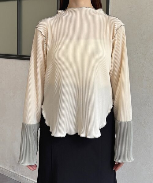 Thevon(ゼボン)の「袖先配色プリーツメロープルオーバー(Tシャツ/カットソー・レディース・ベージュ/ブラック/ホワイト系その他/ベージュ系その他/ブラック系その他/アイボリー・FREE)」の15枚目の写真