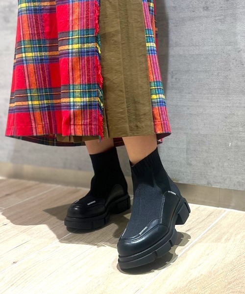 Q（キュー）の「厚底ニットブーツ（ブーツ・レディース・ブラック/アイボリー・23.5/24.5）」の15枚目の写真