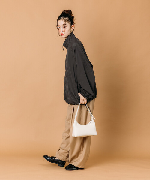 FREAK'S STORE(フリークスストア)の「限定展開 リラックスフィット スタンドカラー ナイロン ジップブルゾン(ブルゾン・メンズ・ブラック/チャコールグレー/ネイビー/ベージュ/レオパード・LARGE/MEDIUM/SMALL)」の13枚目の写真