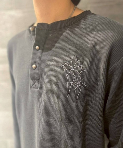 FREE DEE（フリー ディー）の「A'GEM/9 × .kom 『FREE DEE/フリーディー』 ワッフルクロスヘンリーネック長袖Ｔシャツ（Tシャツ/カットソー・メンズ・チャコールグレー/ブラック・M）」の13枚目の写真