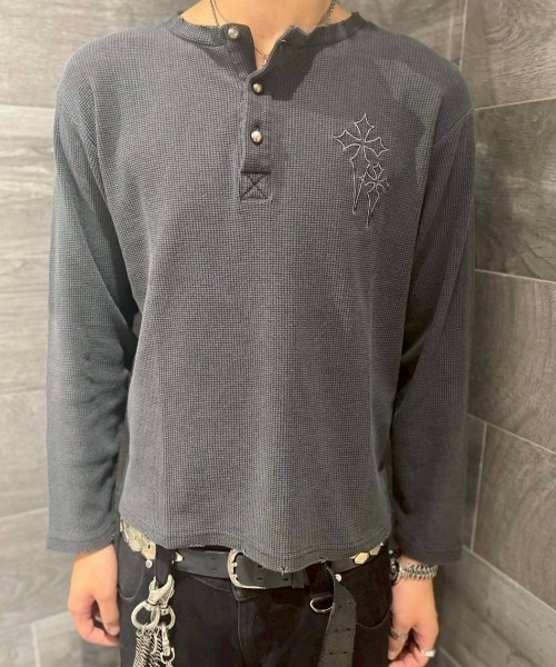 FREE DEE（フリー ディー）の「A'GEM/9 × .kom 『FREE DEE/フリーディー』 ワッフルクロスヘンリーネック長袖Ｔシャツ（Tシャツ/カットソー・メンズ・チャコールグレー/ブラック・M）」の16枚目の写真