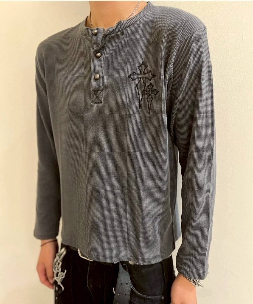 FREE DEE（フリー ディー）の「A'GEM/9 × .kom 『FREE DEE/フリーディー』 ワッフルクロスヘンリーネック長袖Ｔシャツ（Tシャツ/カットソー・メンズ・チャコールグレー/ブラック・M）」の8枚目の写真