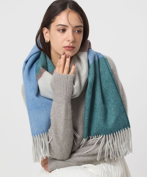 green label relaxing（グリーンレーベルリラクシング）の「ウール 柄 ストール（マフラー・レディース・ライラック/ライム/ロイヤルブルー/イエロー・FREE）」の10枚目の写真