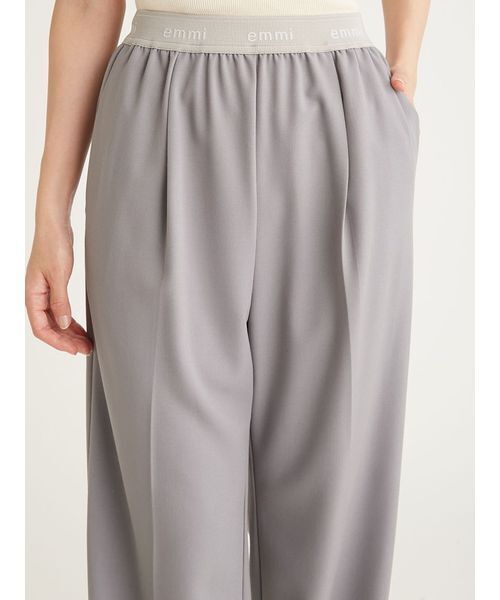 emmi（エミ）の「emmi ジャガードゴムタックパンツ（スラックス・レディース・グレー/アイボリー/ブラック・0/1）」の5枚目の写真