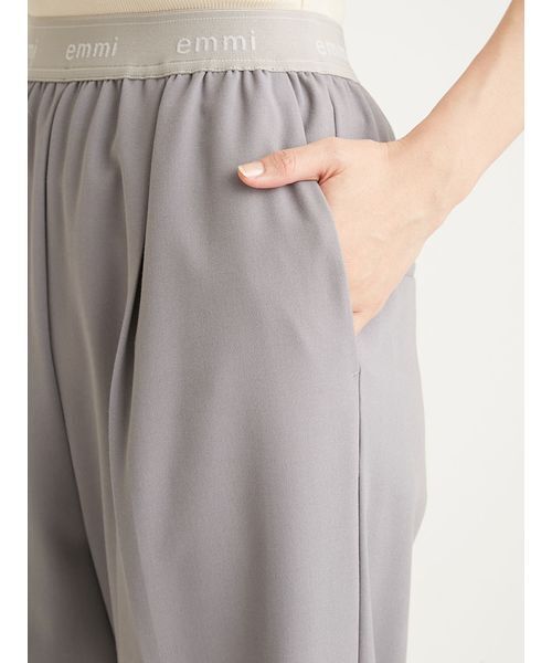 emmi（エミ）の「emmi ジャガードゴムタックパンツ（スラックス・レディース・グレー/アイボリー/ブラック・0/1）」の6枚目の写真