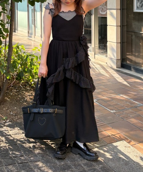 idem（イデム）の「heart × belt suede shoulder bag / ハートベルトスエードショルダーバッグ（トートバッグ・レディース・ブラック/ブラウン・FREE）」の17枚目の写真