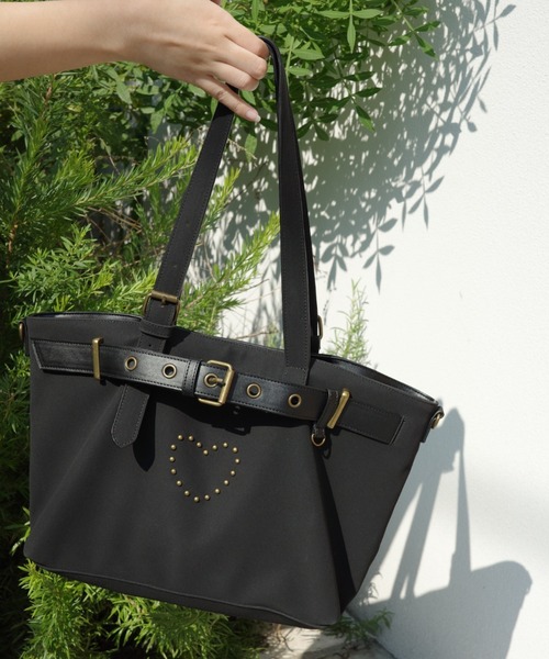 idem（イデム）の「heart × belt suede shoulder bag / ハートベルトスエードショルダーバッグ（トートバッグ・レディース・ブラック/ブラウン・FREE）」の20枚目の写真