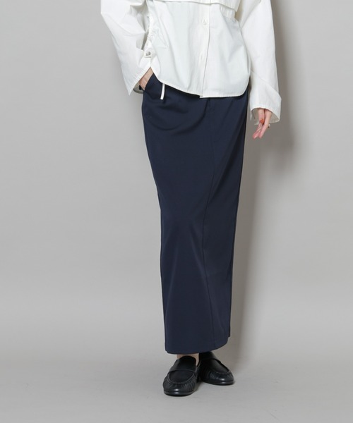 NANO universe（ナノユニバース）の「スーツライクIラインロングスカート（スカート・レディース・ブラック/チャコール/ネイビー・FREE）」の4枚目の写真