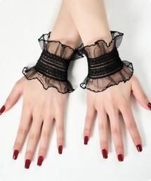 I.O.E（アイオイ）の「【韓国トレンド】レースリボンカフス（ブラック／ホワイト）（その他小物）」