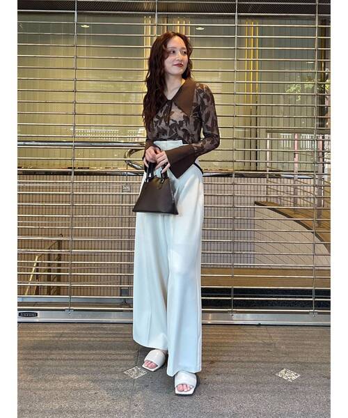 LAGUNAMOON（ラグナムーン）の「バイカラーベルトパンツ（その他パンツ・レディース・アイボリー/ダークブラウン/チャコールグレー/モカ・SMALL/MEDIUM）」の6枚目の写真