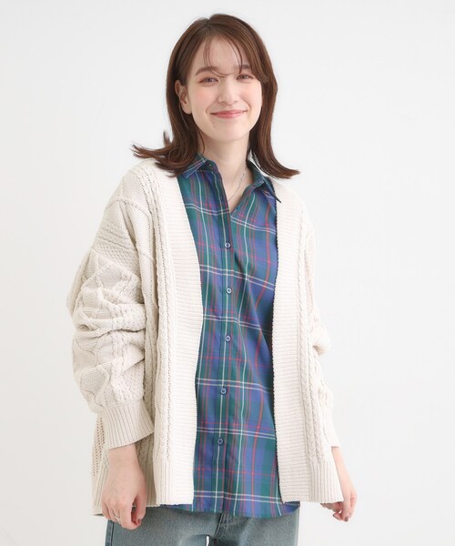 SHOO・LA・RUE(シューラルー)の「【洗濯機可/S-LL】大人の抜け感 ざっくり編み モールケーブルカーディガン【CIRCRIC】(カーディガン/ボレロ・レディース・ブラウン系/イエロー系その他/アイボリー・04/03/02/01)」の14枚目の写真